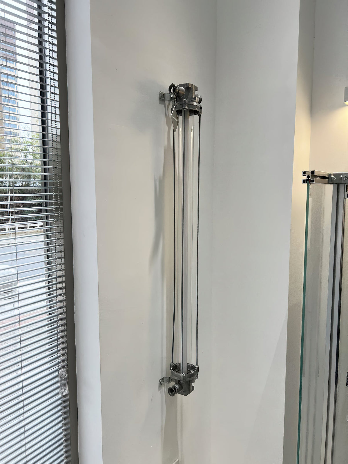 
Nyliryra Offset Pillar Wall Lamp with Integrated LED