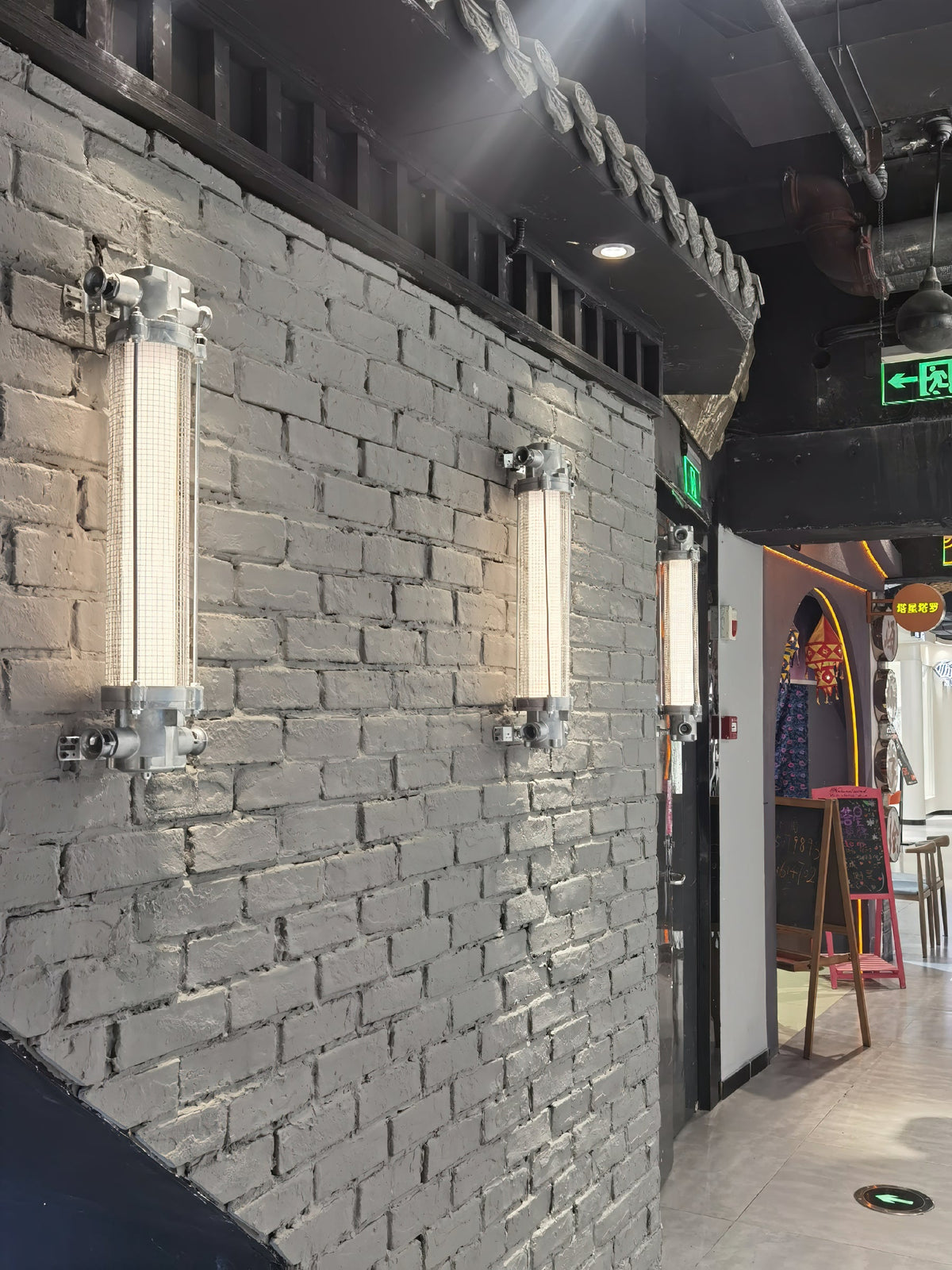 
Nyliryra Offset Pillar Wall Lamp with Integrated LED